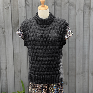 The Bubble Vest #169 in black on a mannequin