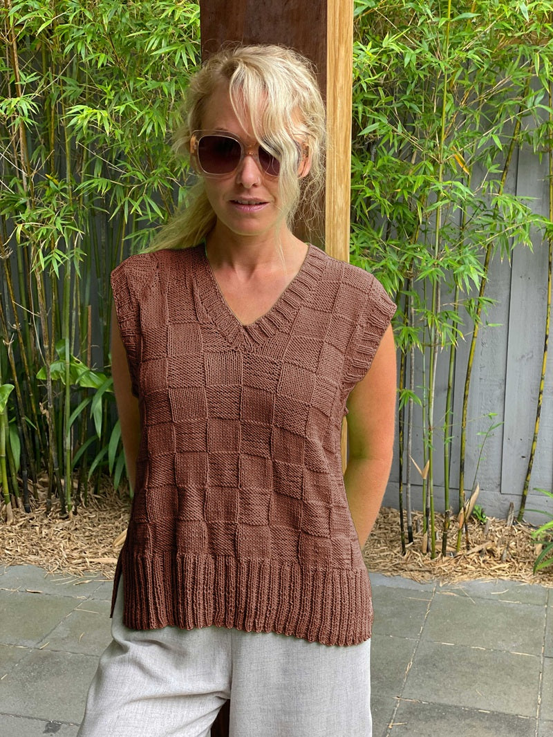 SQUARE vest - knitting pattern #180