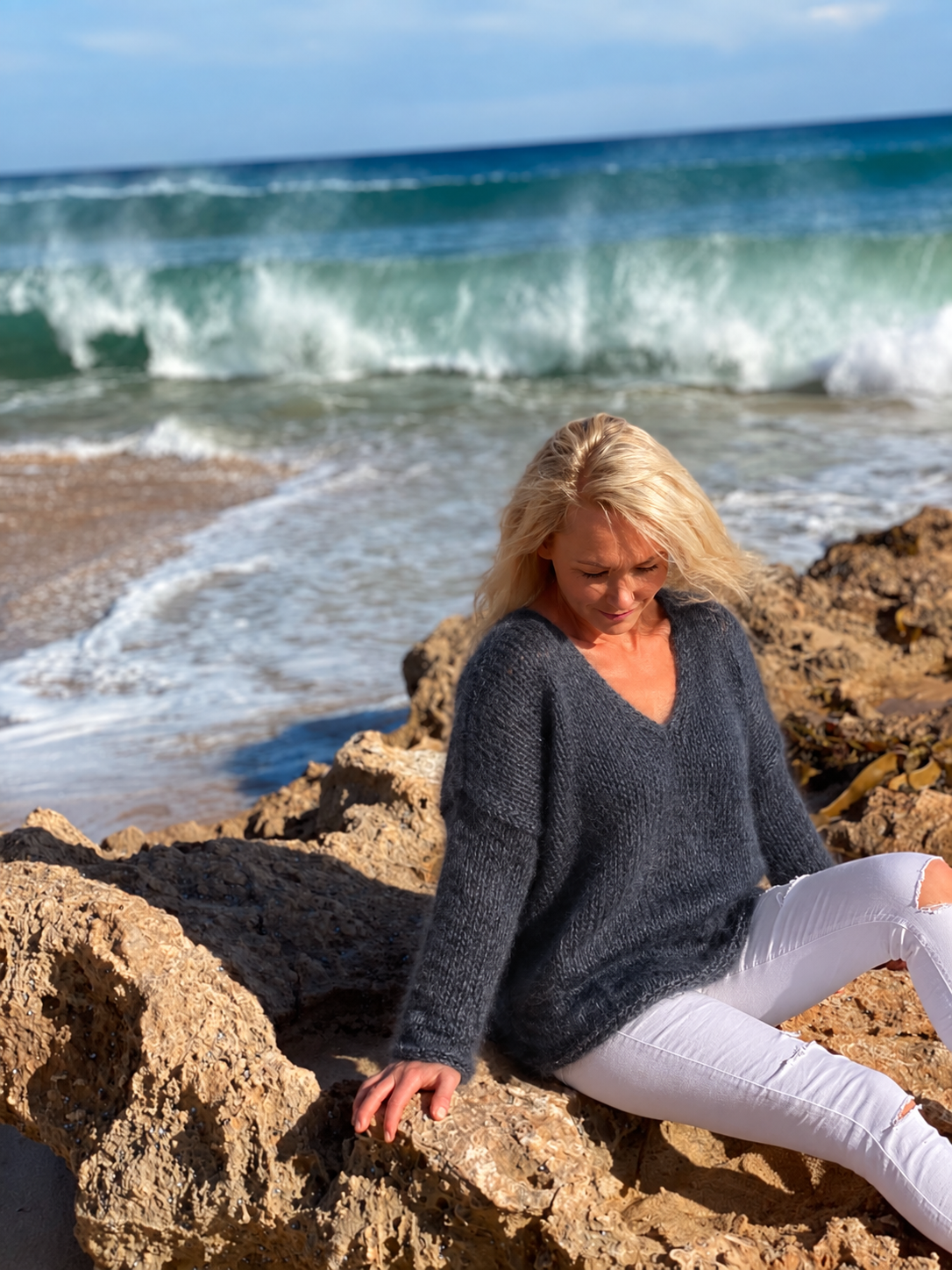 MIRJA Comfy V-Neck knitting pattern #188 - Anette Eriksson Design