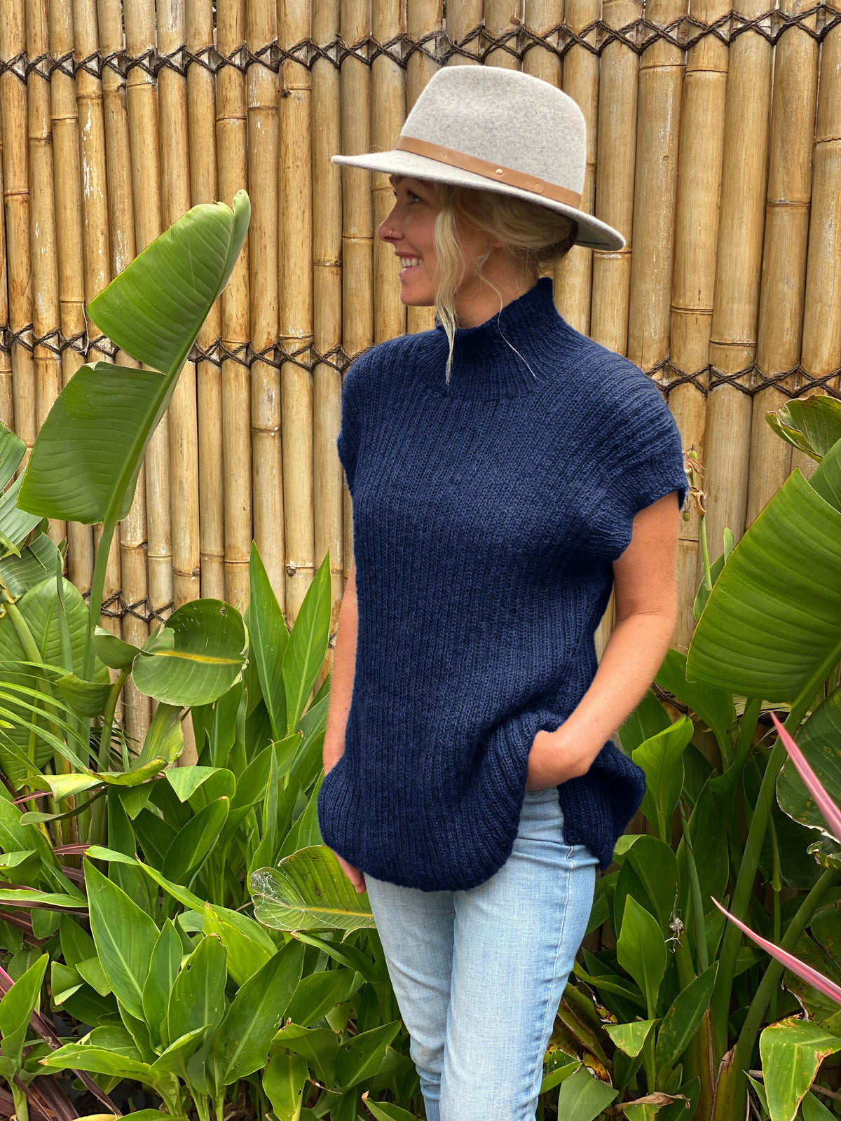 MINIMALIST VEST - knitting pattern #198 - Anette Eriksson Design