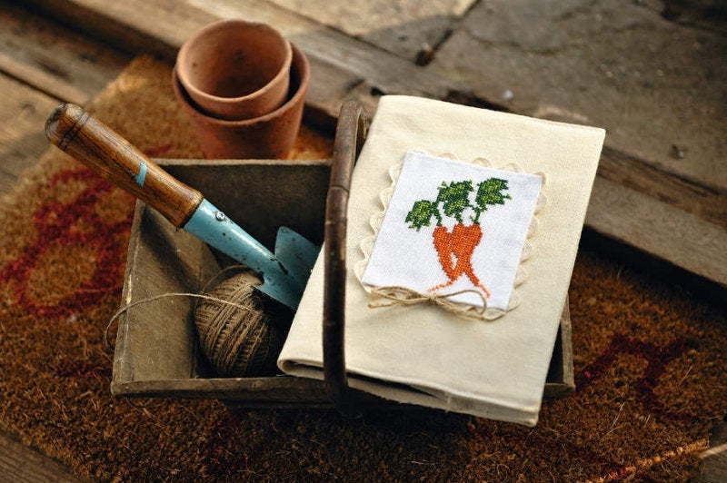 Cross stitch kit ,VEGETABLES,cross stitch,needlepoint,embroidery,handmade,diy,kitchen,garden,scandinavian,radish,green,anette eriksson